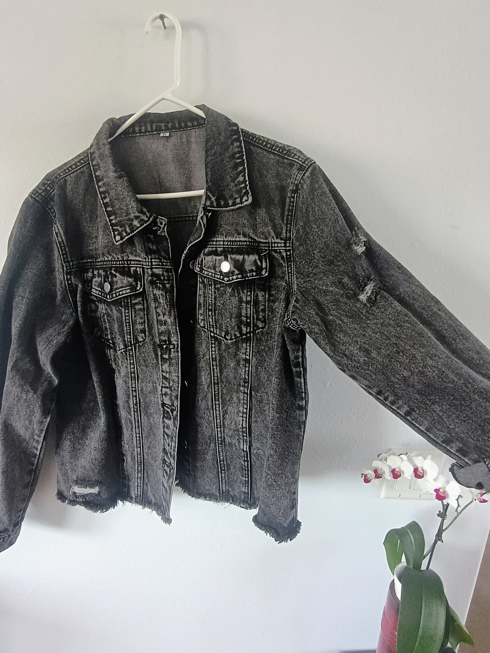 Womens Cropped Denim Jacket XL Black Distressed Raw Hem Grunge Streetwear Style - Picture 2 of 10